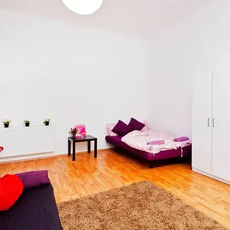 4 Bedroom Flat Near The Center