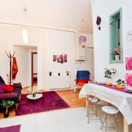 4 Bedroom Flat Near The Center Appartement Budapest