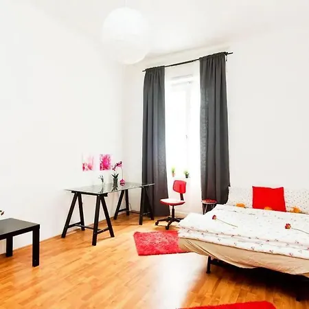 4 Bedroom Flat Near The Center *